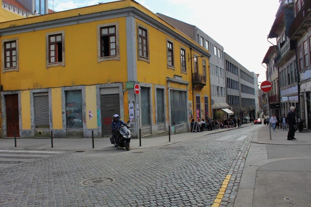 Oliveiras Charming Downtown Apartment *